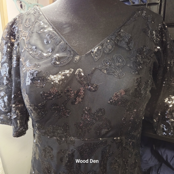 Wear your love 10 Elegant Black sequin  Evening Gown - Picture 6 of 9